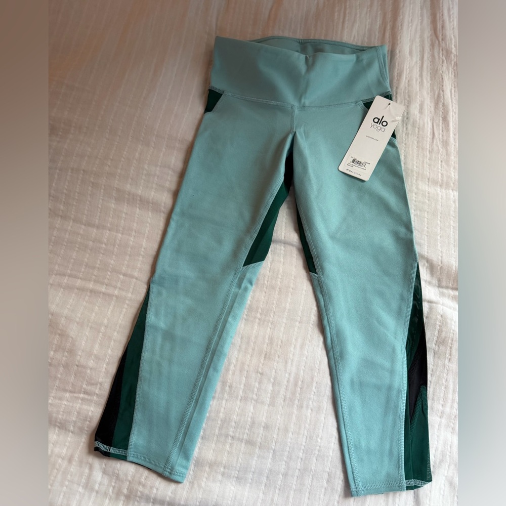NWT ALO Capris Length Leggings